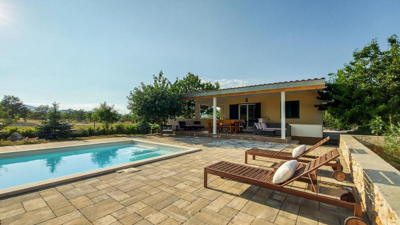 Villa Legacy Krusvar Екстер'єр фото