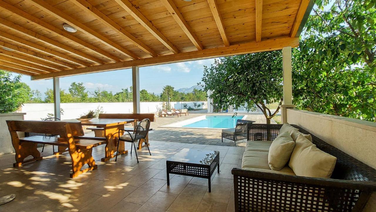 Villa Legacy Krusvar Екстер'єр фото