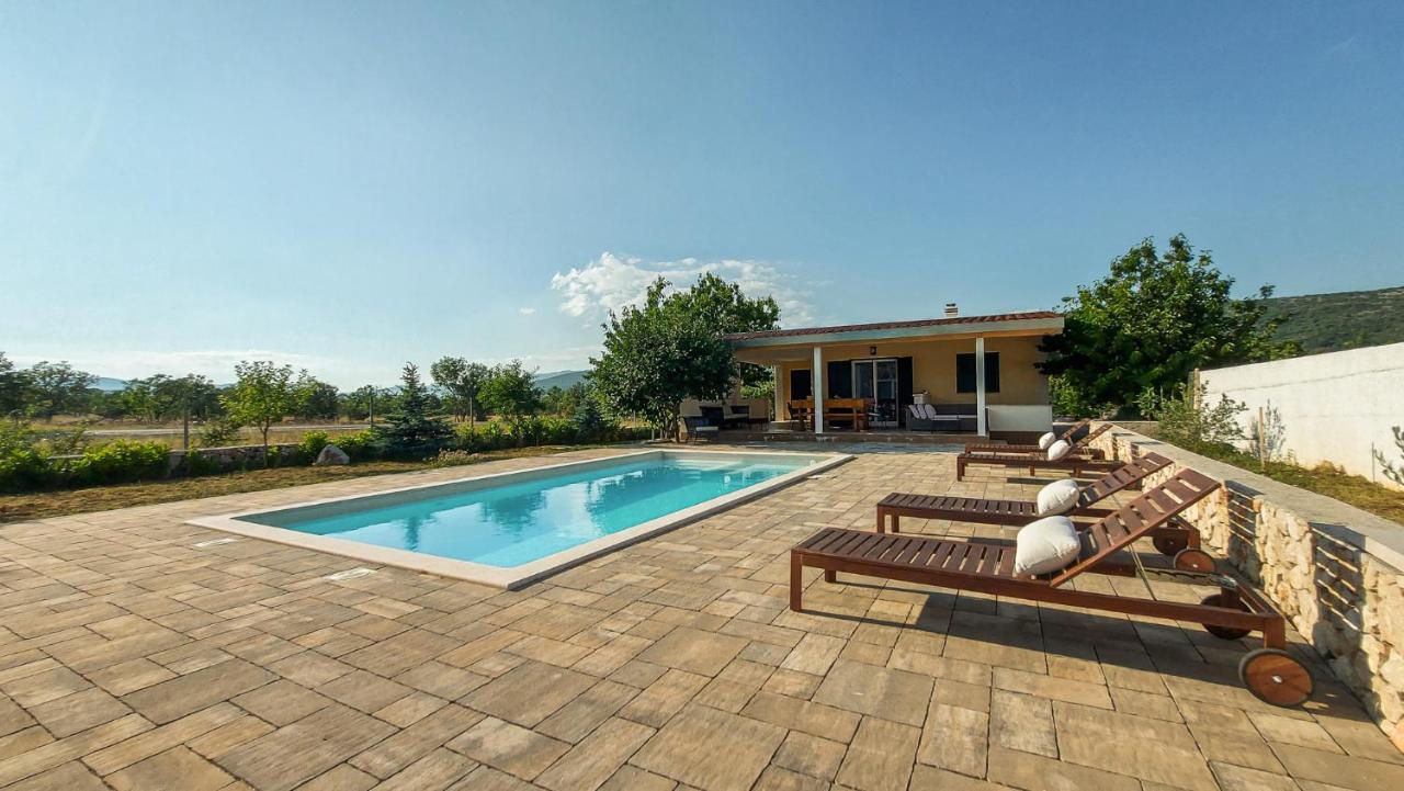 Villa Legacy Krusvar Екстер'єр фото