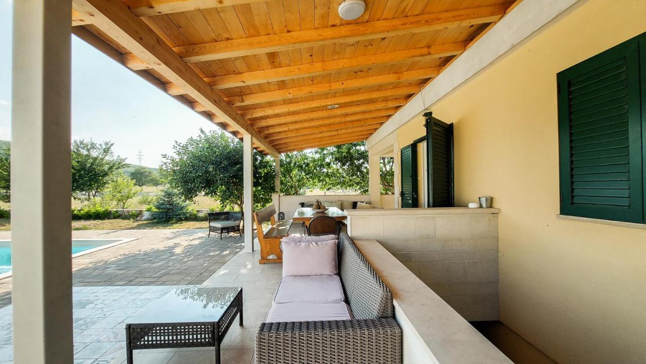 Villa Legacy Krusvar Екстер'єр фото