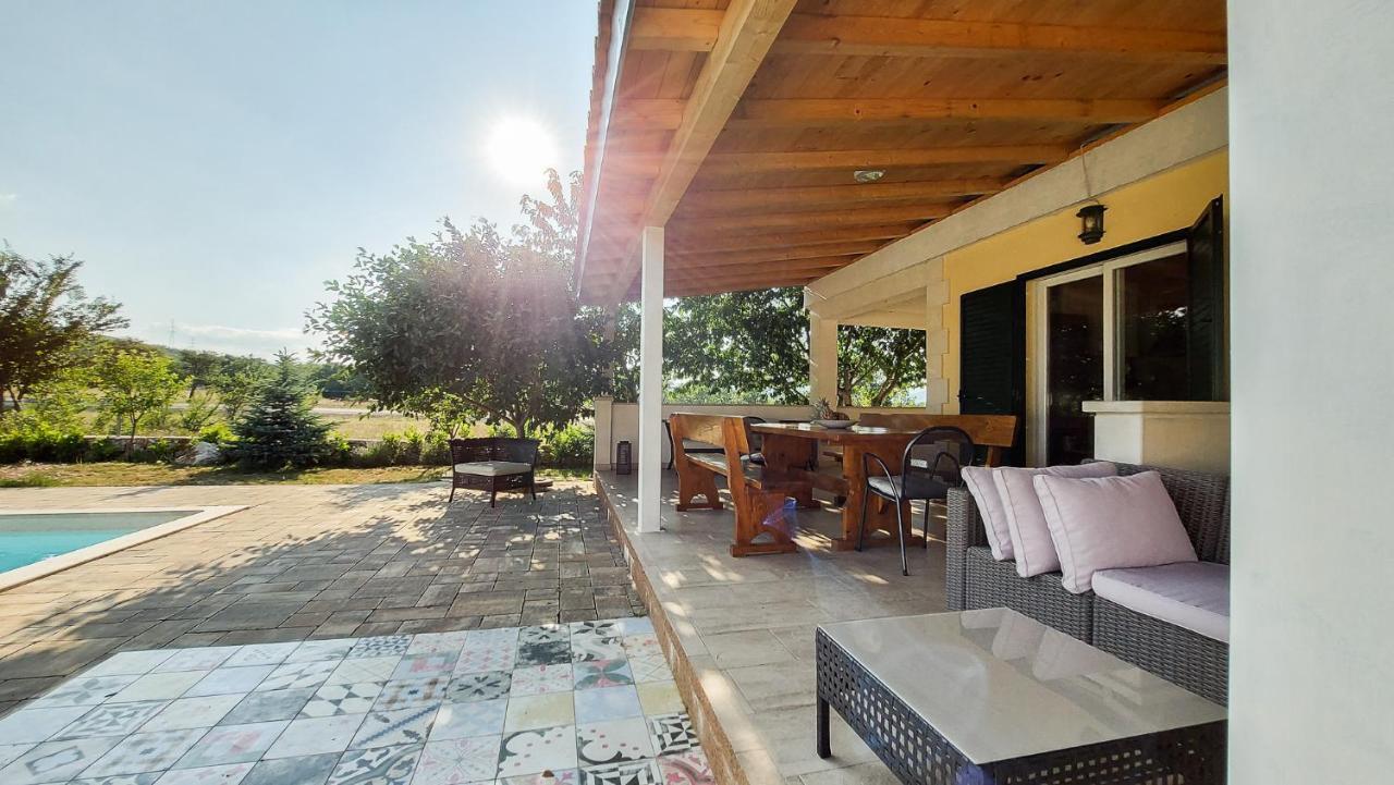 Villa Legacy Krusvar Екстер'єр фото