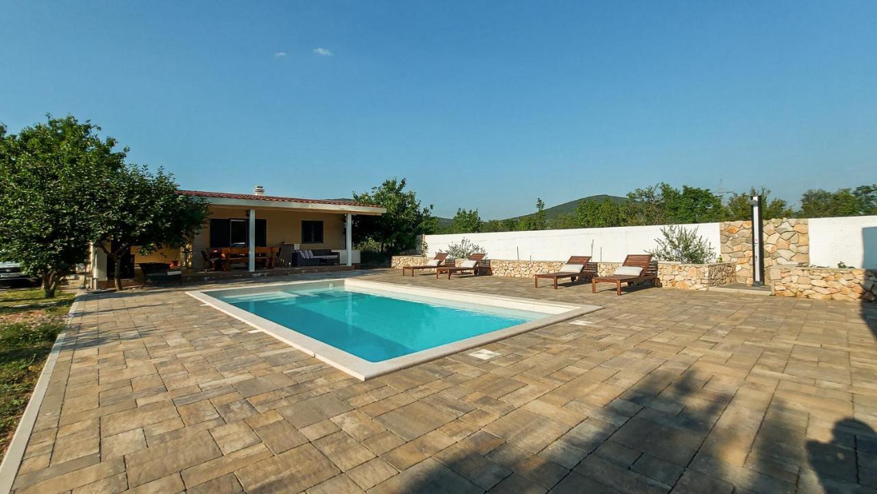 Villa Legacy Krusvar Екстер'єр фото