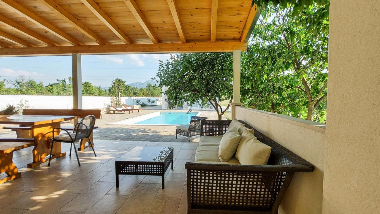 Villa Legacy Krusvar Екстер'єр фото